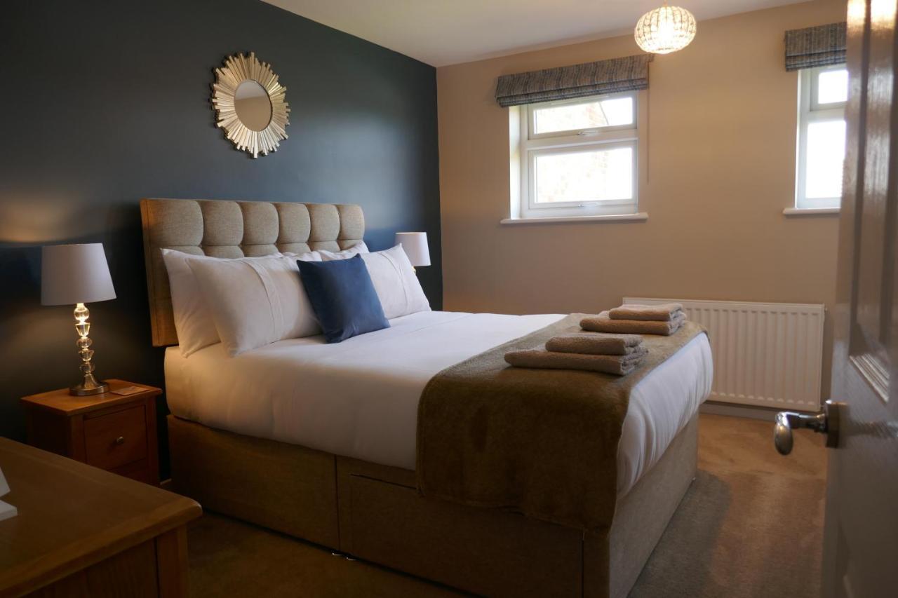 2 Bedroom House Walking Distance To City Centre With Free Parking ヨーク エクステリア 写真