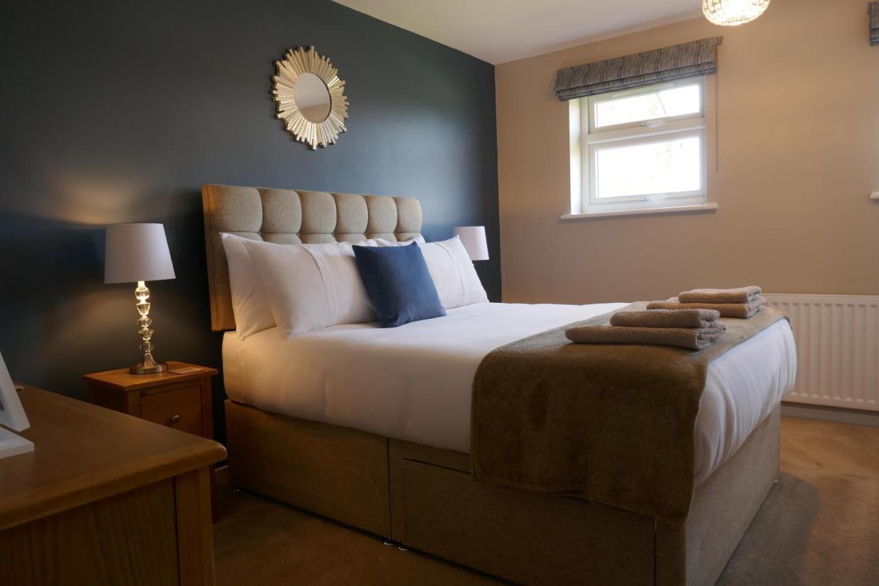 2 Bedroom House Walking Distance To City Centre With Free Parking ヨーク エクステリア 写真