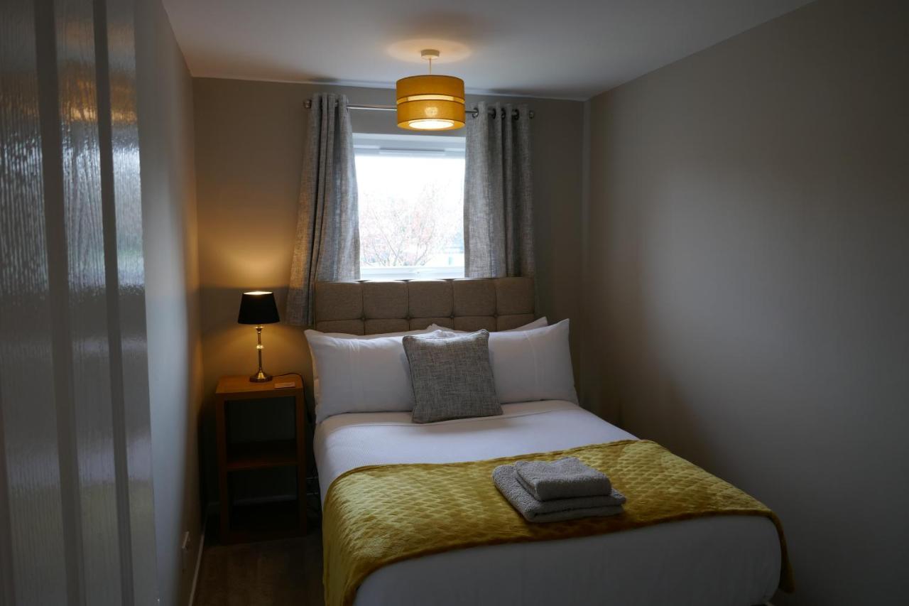 2 Bedroom House Walking Distance To City Centre With Free Parking ヨーク エクステリア 写真