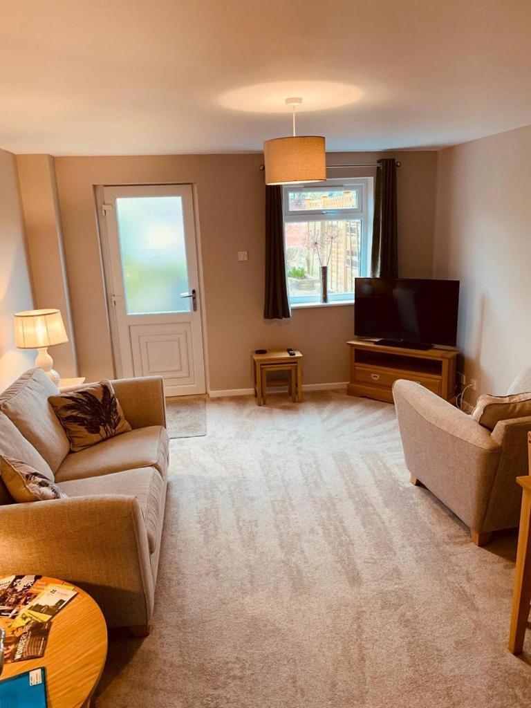 2 Bedroom House Walking Distance To City Centre With Free Parking ヨーク エクステリア 写真